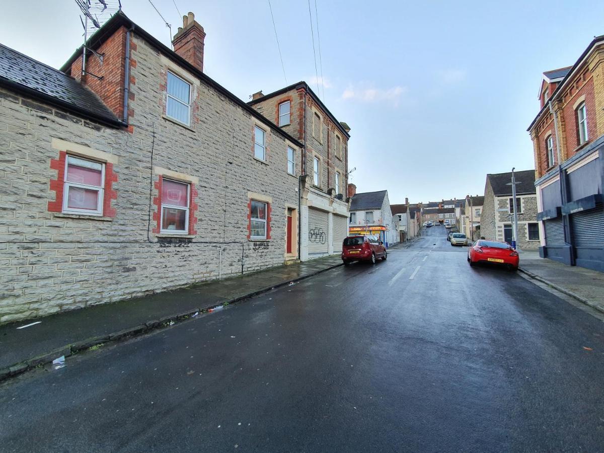F3 2 Bedroomed Town House - Free Parking - Super 150 Mbps Wifi Near Gavin N Stacey Film House - 1 Free Dog Allowed Barry Eksteriør billede