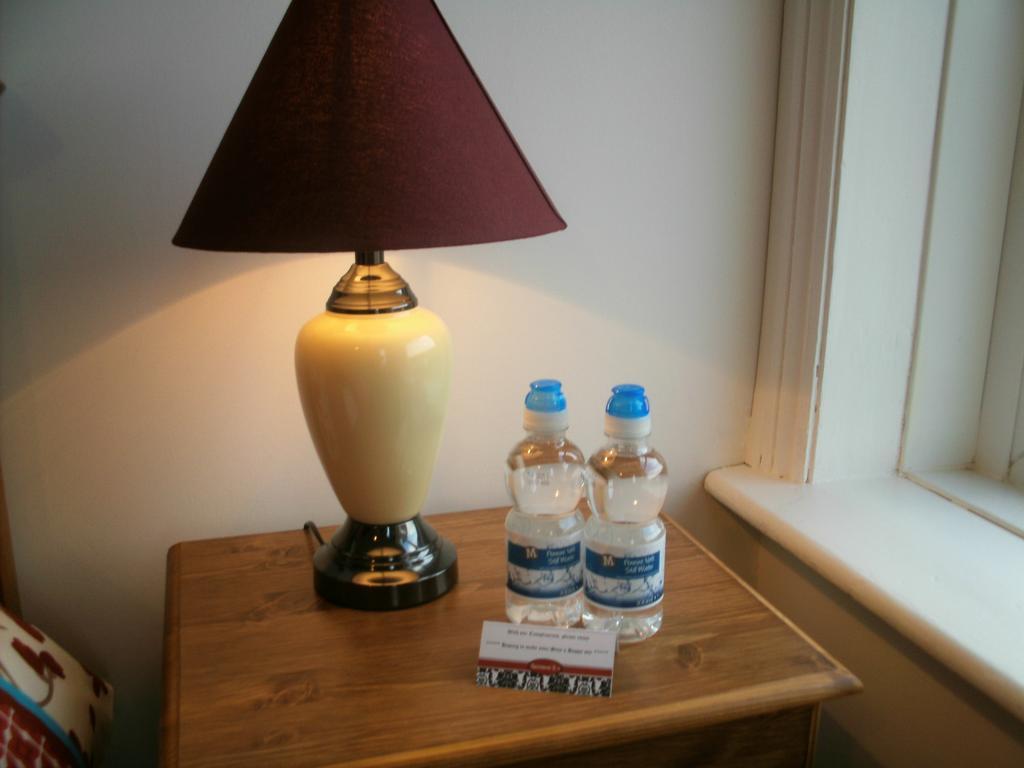 F3 2 Bedroomed Town House - Free Parking - Super 150 Mbps Wifi Near Gavin N Stacey Film House - 1 Free Dog Allowed Barry Værelse billede