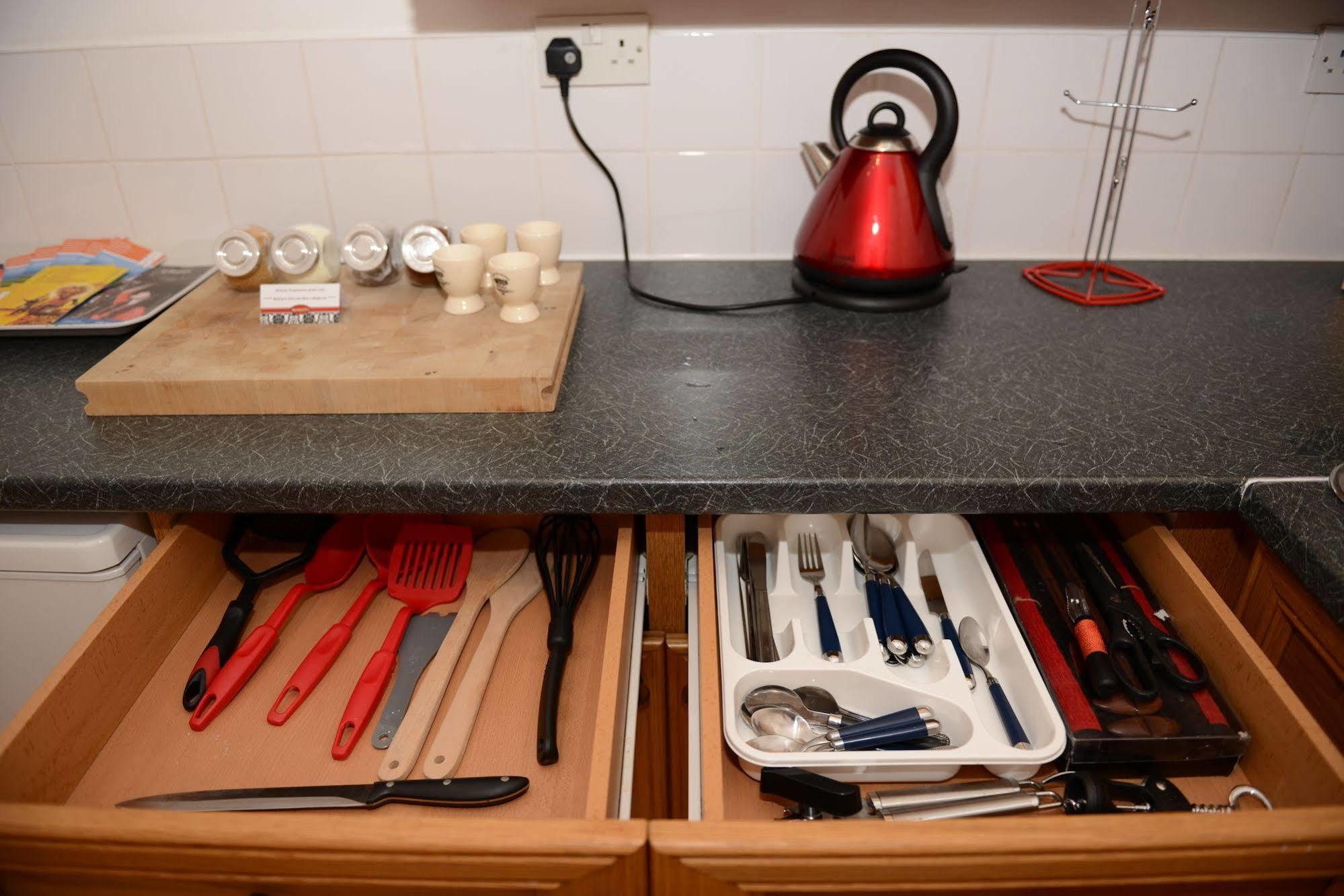 F3 2 Bedroomed Town House - Free Parking - Super 150 Mbps Wifi Near Gavin N Stacey Film House - 1 Free Dog Allowed Barry Eksteriør billede