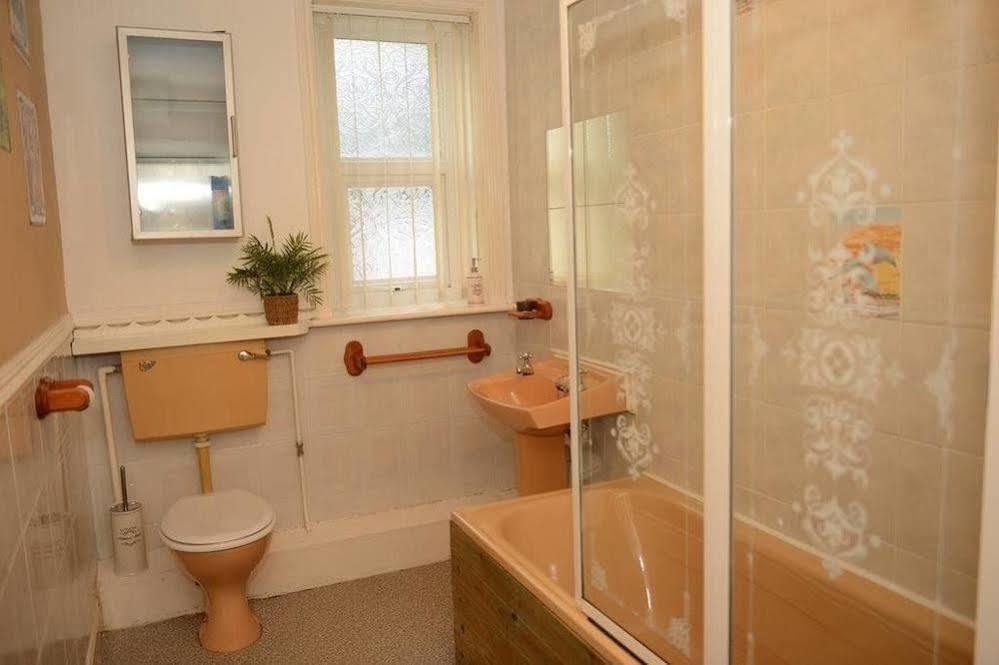 F3 2 Bedroomed Town House - Free Parking - Super 150 Mbps Wifi Near Gavin N Stacey Film House - 1 Free Dog Allowed Barry Eksteriør billede