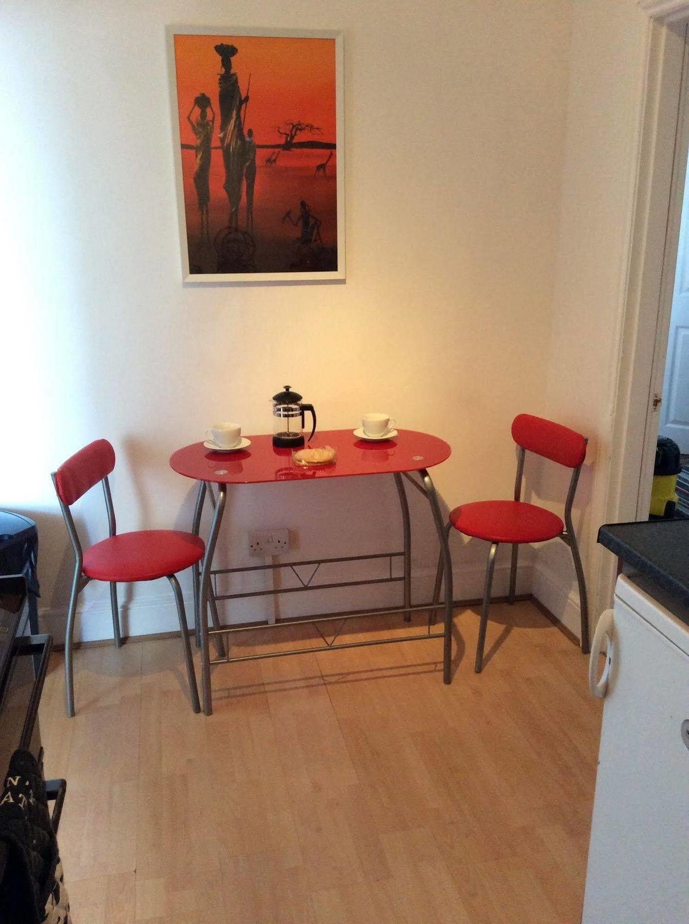 F3 2 Bedroomed Town House - Free Parking - Super 150 Mbps Wifi Near Gavin N Stacey Film House - 1 Free Dog Allowed Barry Eksteriør billede