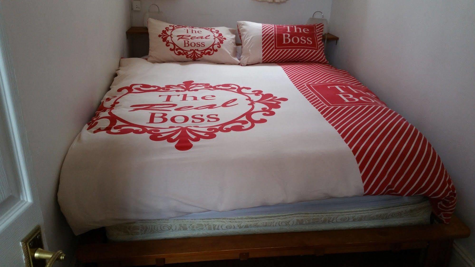 F3 2 Bedroomed Town House - Free Parking - Super 150 Mbps Wifi Near Gavin N Stacey Film House - 1 Free Dog Allowed Barry Eksteriør billede