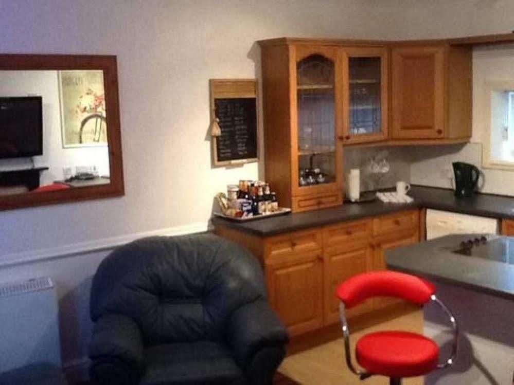 F3 2 Bedroomed Town House - Free Parking - Super 150 Mbps Wifi Near Gavin N Stacey Film House - 1 Free Dog Allowed Barry Eksteriør billede