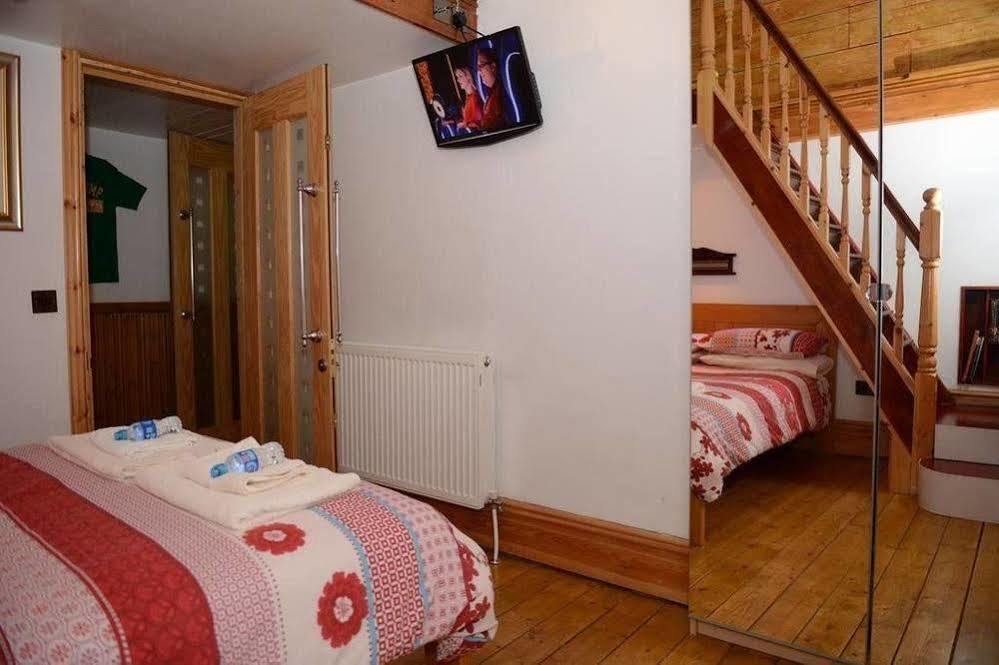 F3 2 Bedroomed Town House - Free Parking - Super 150 Mbps Wifi Near Gavin N Stacey Film House - 1 Free Dog Allowed Barry Eksteriør billede