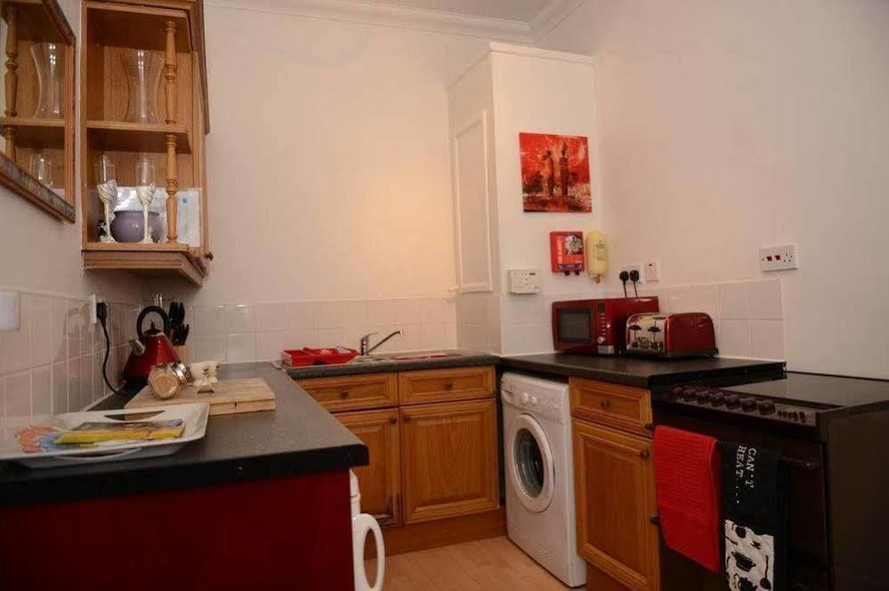 F3 2 Bedroomed Town House - Free Parking - Super 150 Mbps Wifi Near Gavin N Stacey Film House - 1 Free Dog Allowed Barry Eksteriør billede